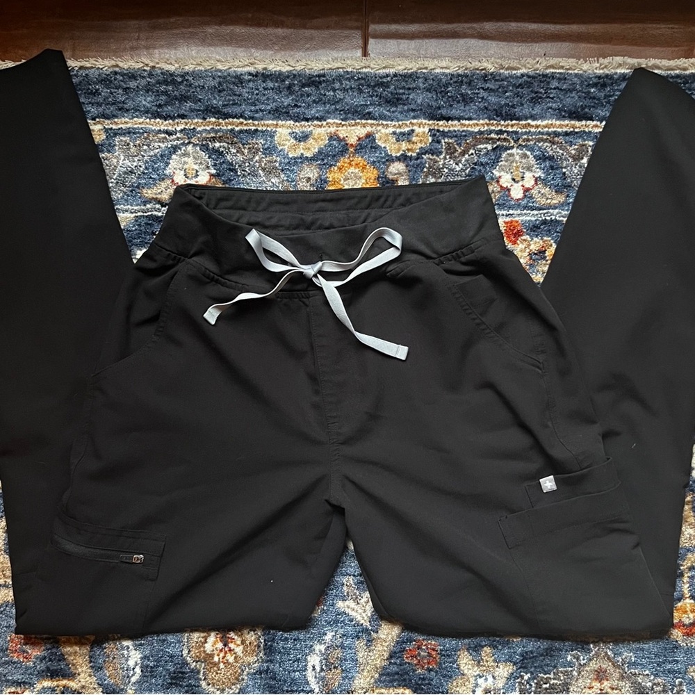 Women’s black high waisted skinny scrub pants